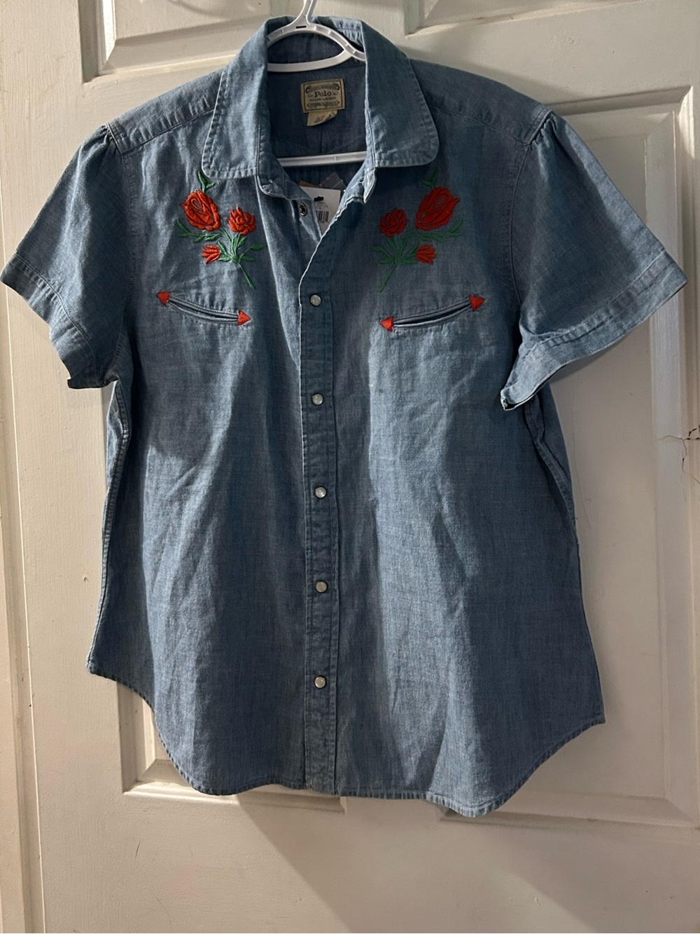 Classic Denim Short-Sleeve Shirt with Rose Embroidery - Blue